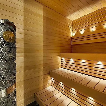 Scandic Flesland Airport Ξενοδοχείο 4*